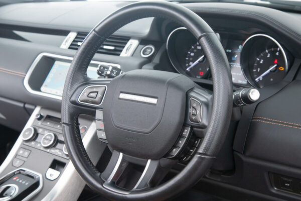 レンジローバーイヴォーク Conv.HSE Dynamic 2.0LP240 4WD