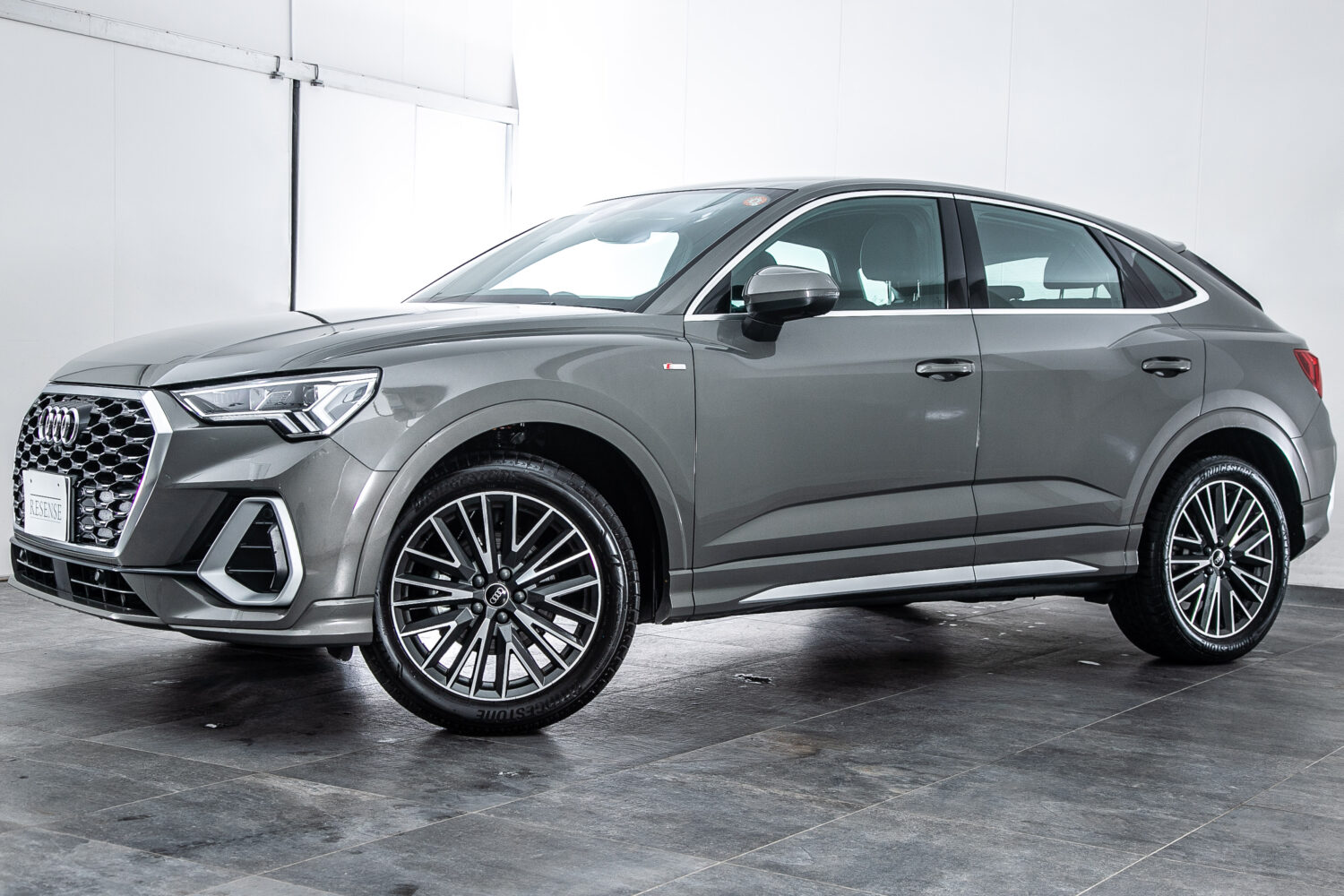 Q3 スポーツバック35TFSI Sライン