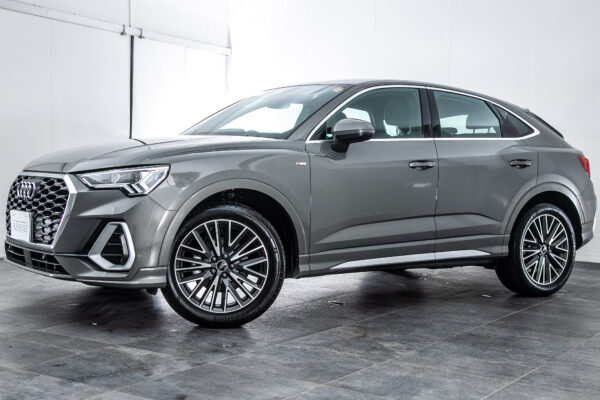 Q3 スポーツバック35TFSI Sライン