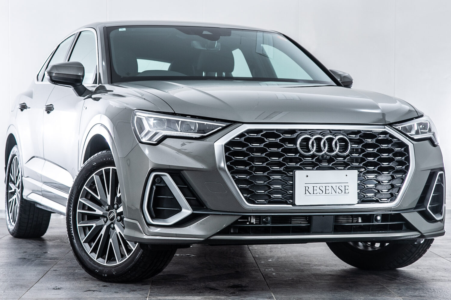 Q3 スポーツバック35TFSI Sライン