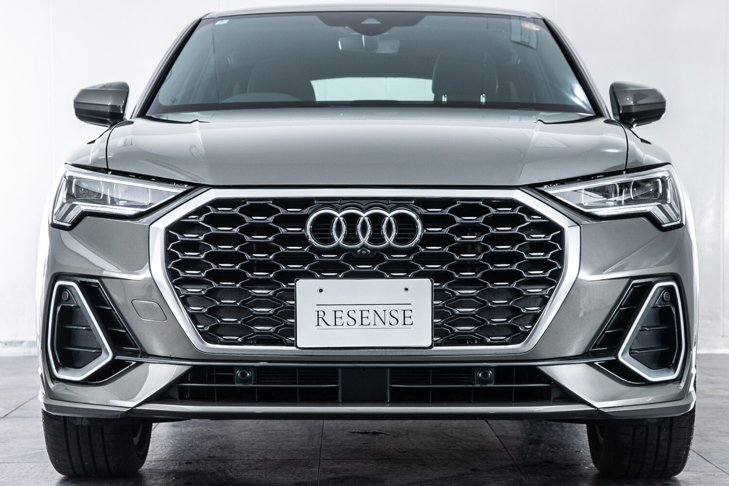 Q3 スポーツバック35TFSI Sライン