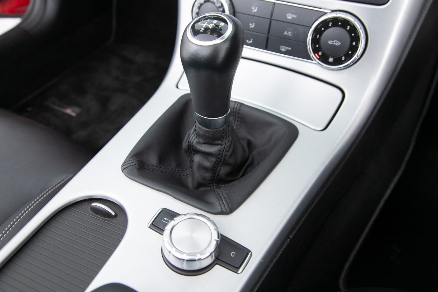 SLK200 MT
