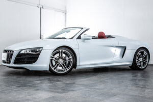 R8 スパイダー FSIクワトロ 4WD