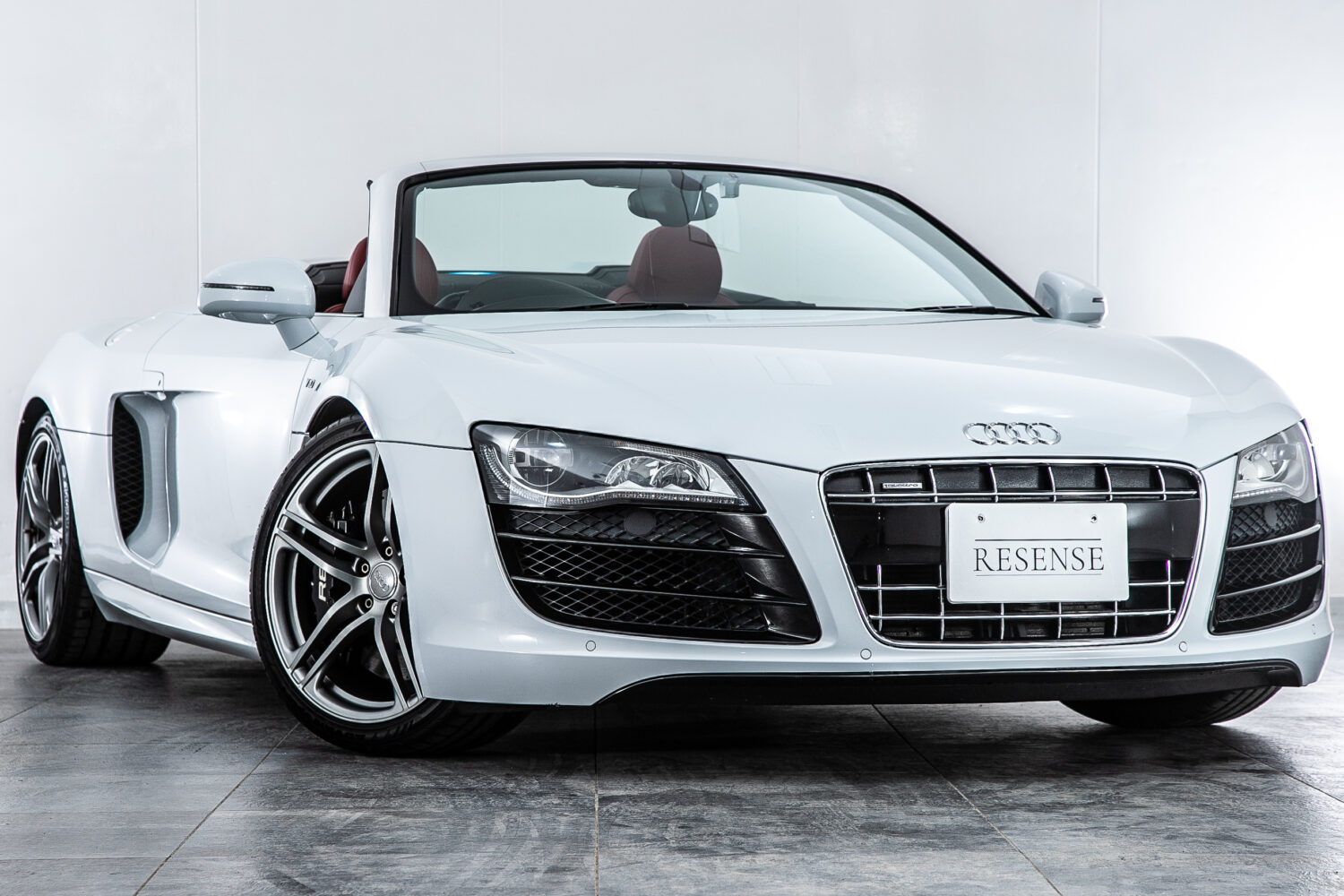 R8 スパイダー FSIクワトロ 4WD