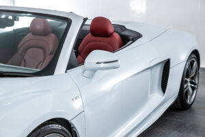 R8 スパイダー FSIクワトロ 4WD