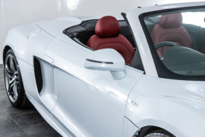 R8 スパイダー FSIクワトロ 4WD