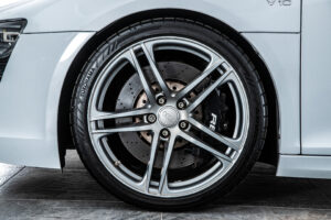 R8 スパイダー FSIクワトロ 4WD