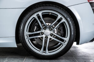 R8 スパイダー FSIクワトロ 4WD