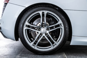 R8 スパイダー FSIクワトロ 4WD