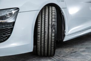 R8 スパイダー FSIクワトロ 4WD