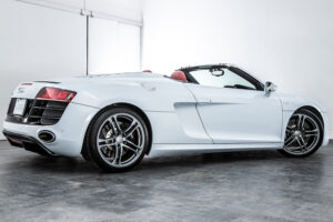 R8 スパイダー FSIクワトロ 4WD