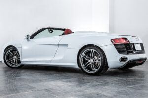 R8 スパイダー FSIクワトロ 4WD