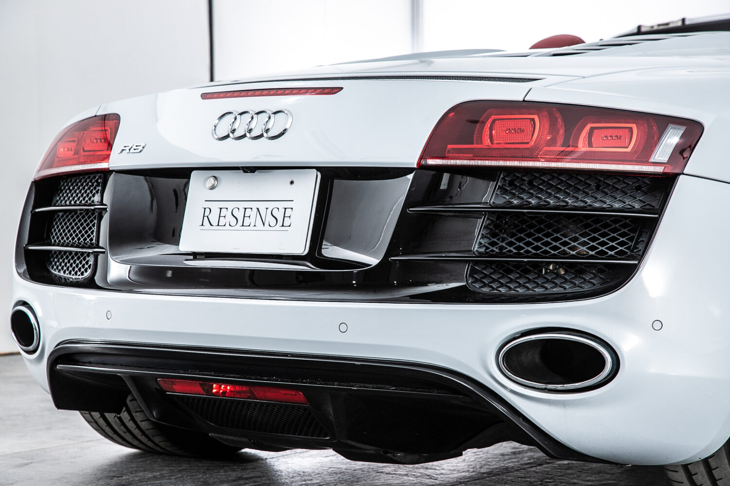 R8 スパイダー FSIクワトロ 4WD