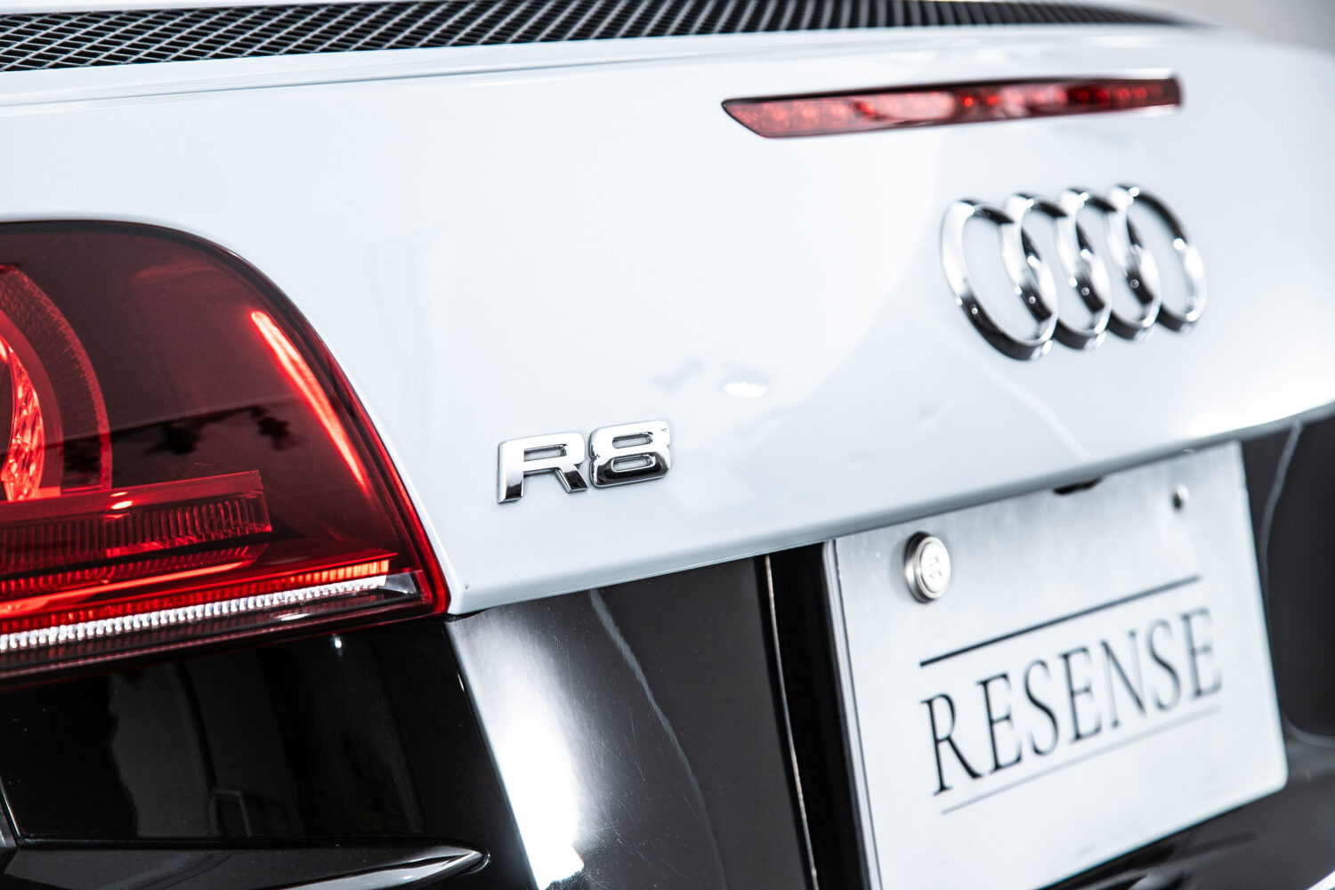 R8 スパイダー FSIクワトロ 4WD