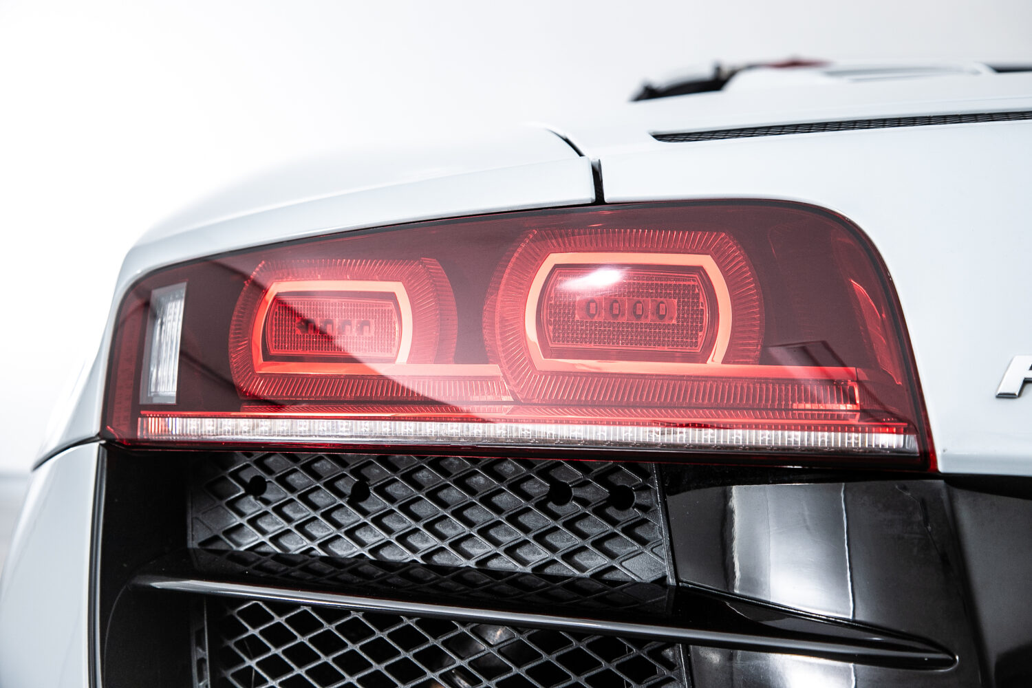 R8 スパイダー FSIクワトロ 4WD