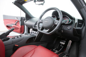 R8 スパイダー FSIクワトロ 4WD