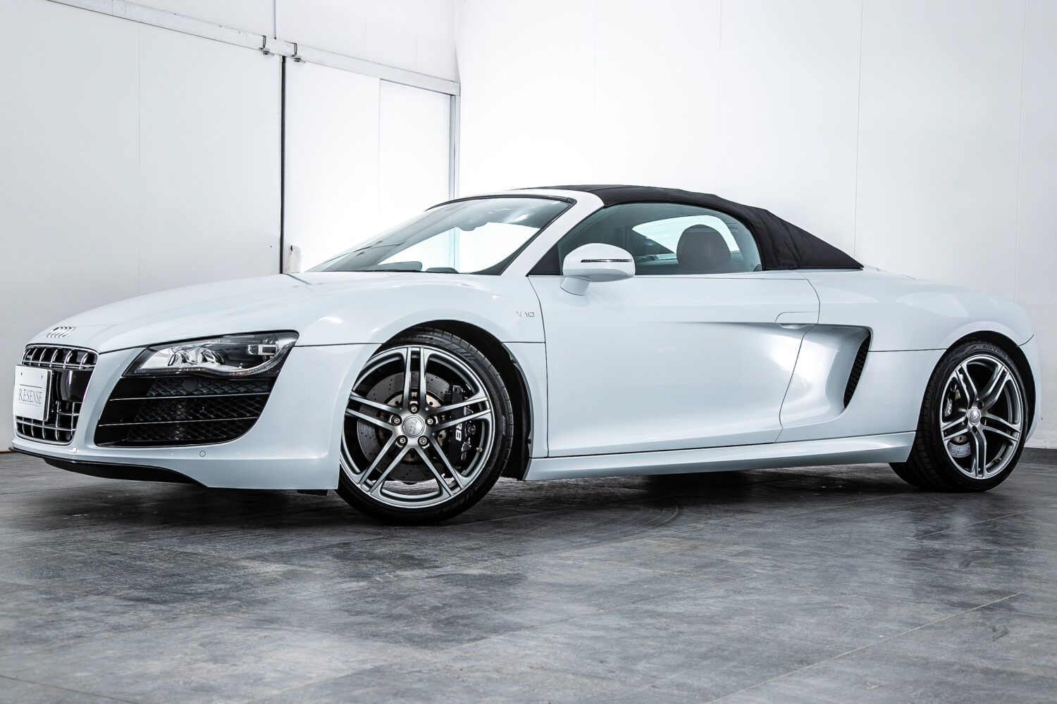 R8 スパイダー FSIクワトロ 4WD