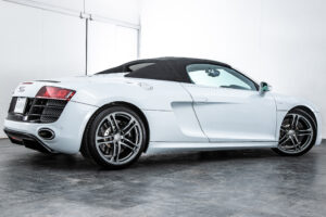 R8 スパイダー FSIクワトロ 4WD