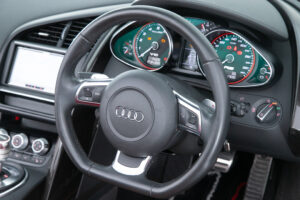 R8 スパイダー FSIクワトロ 4WD