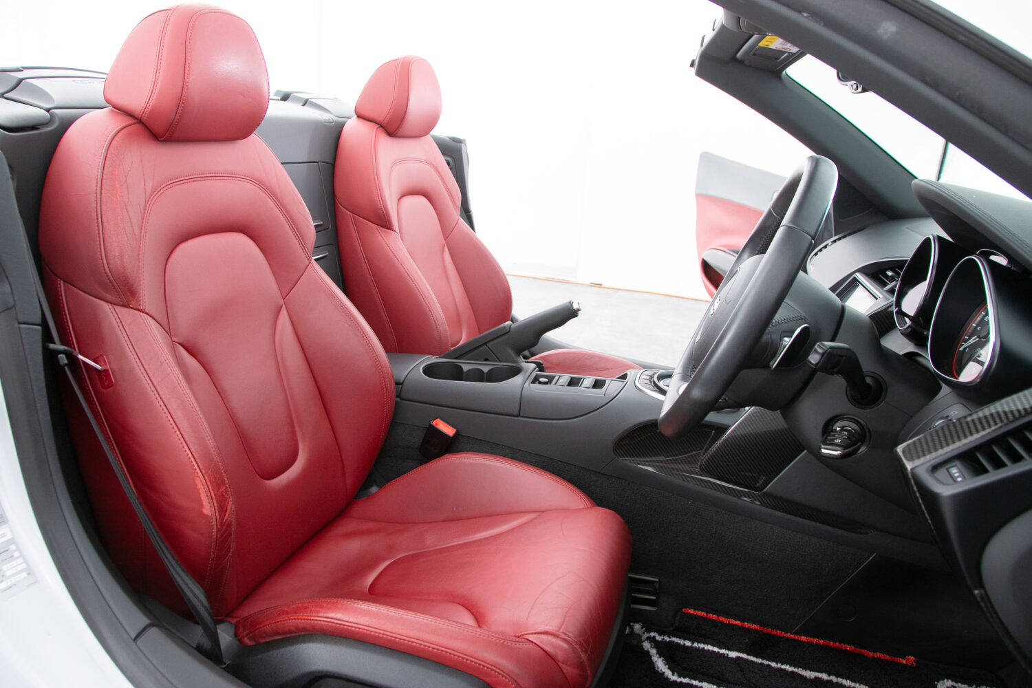 R8 スパイダー FSIクワトロ 4WD