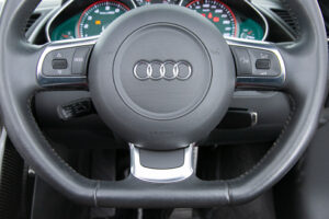 R8 スパイダー FSIクワトロ 4WD