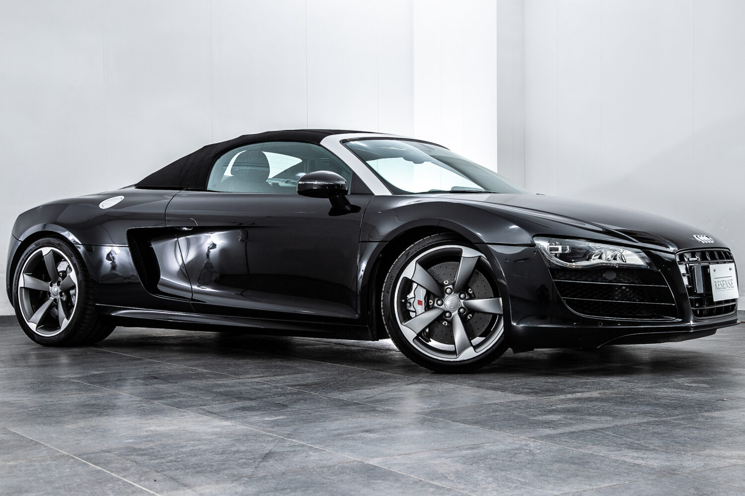 R8 スパイダー FSIクワトロ 4WD