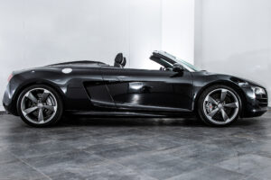 R8 スパイダー FSIクワトロ 4WD