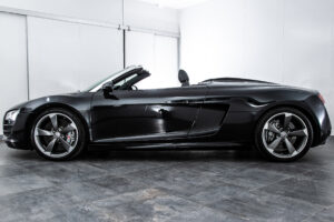 R8 スパイダー FSIクワトロ 4WD