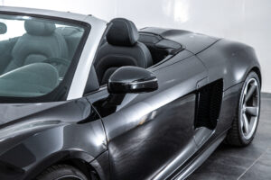 R8 スパイダー FSIクワトロ 4WD