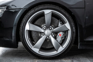 R8 スパイダー FSIクワトロ 4WD