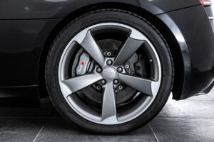R8 スパイダー FSIクワトロ 4WD