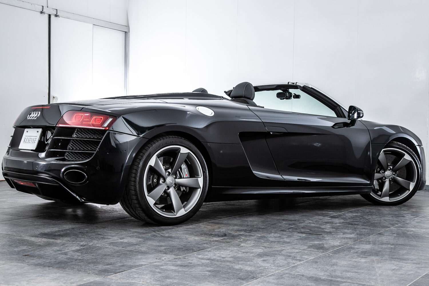 R8 スパイダー FSIクワトロ 4WD