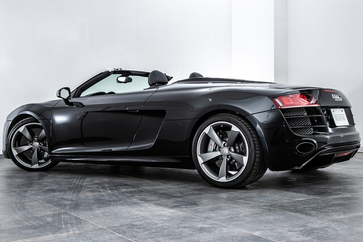 R8 スパイダー FSIクワトロ 4WD