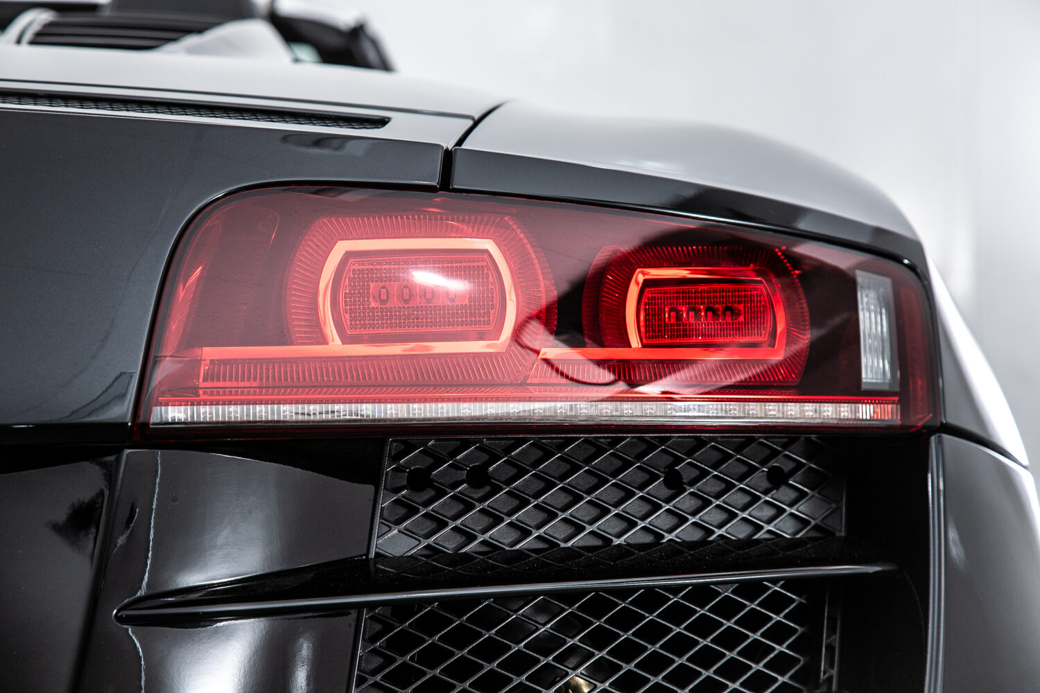 R8 スパイダー FSIクワトロ 4WD