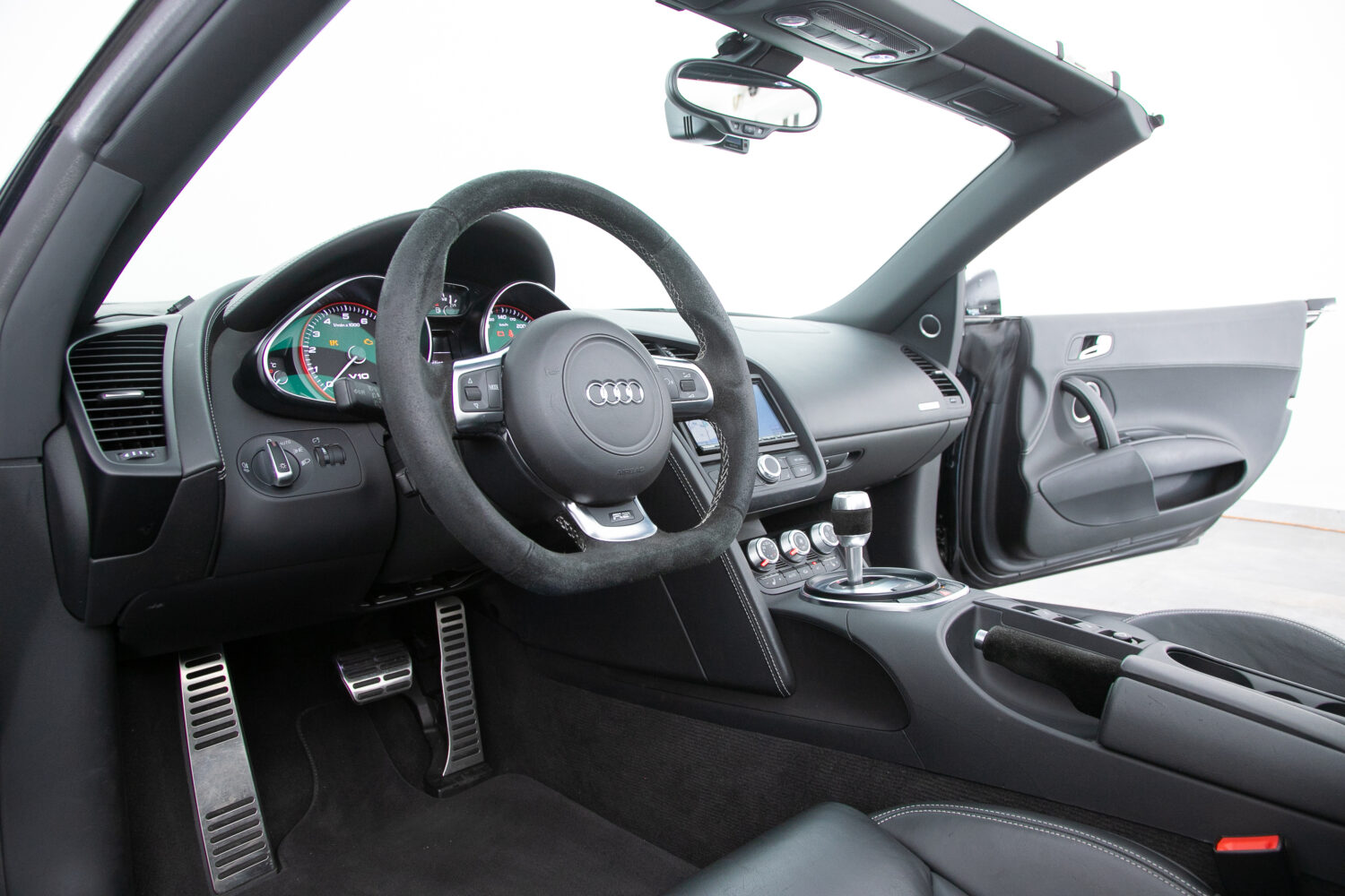 R8 スパイダー FSIクワトロ 4WD