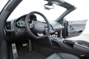 R8 スパイダー FSIクワトロ 4WD
