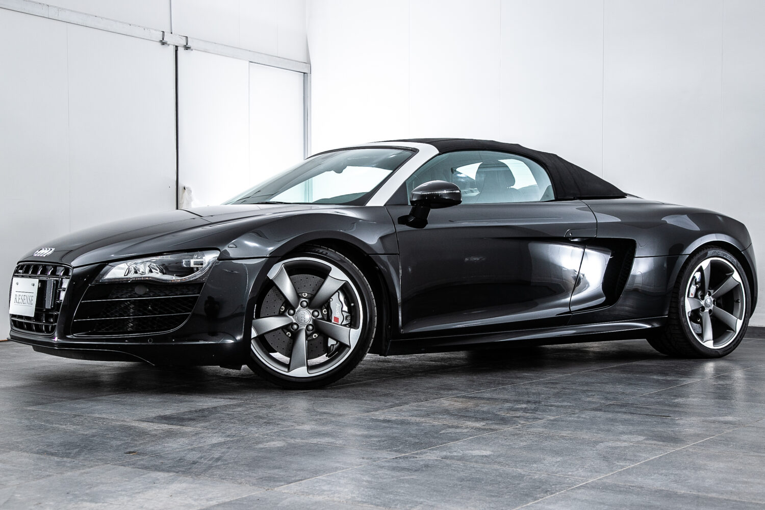 R8 スパイダー FSIクワトロ 4WD