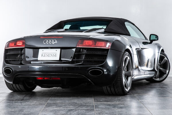 R8 スパイダー FSIクワトロ 4WD