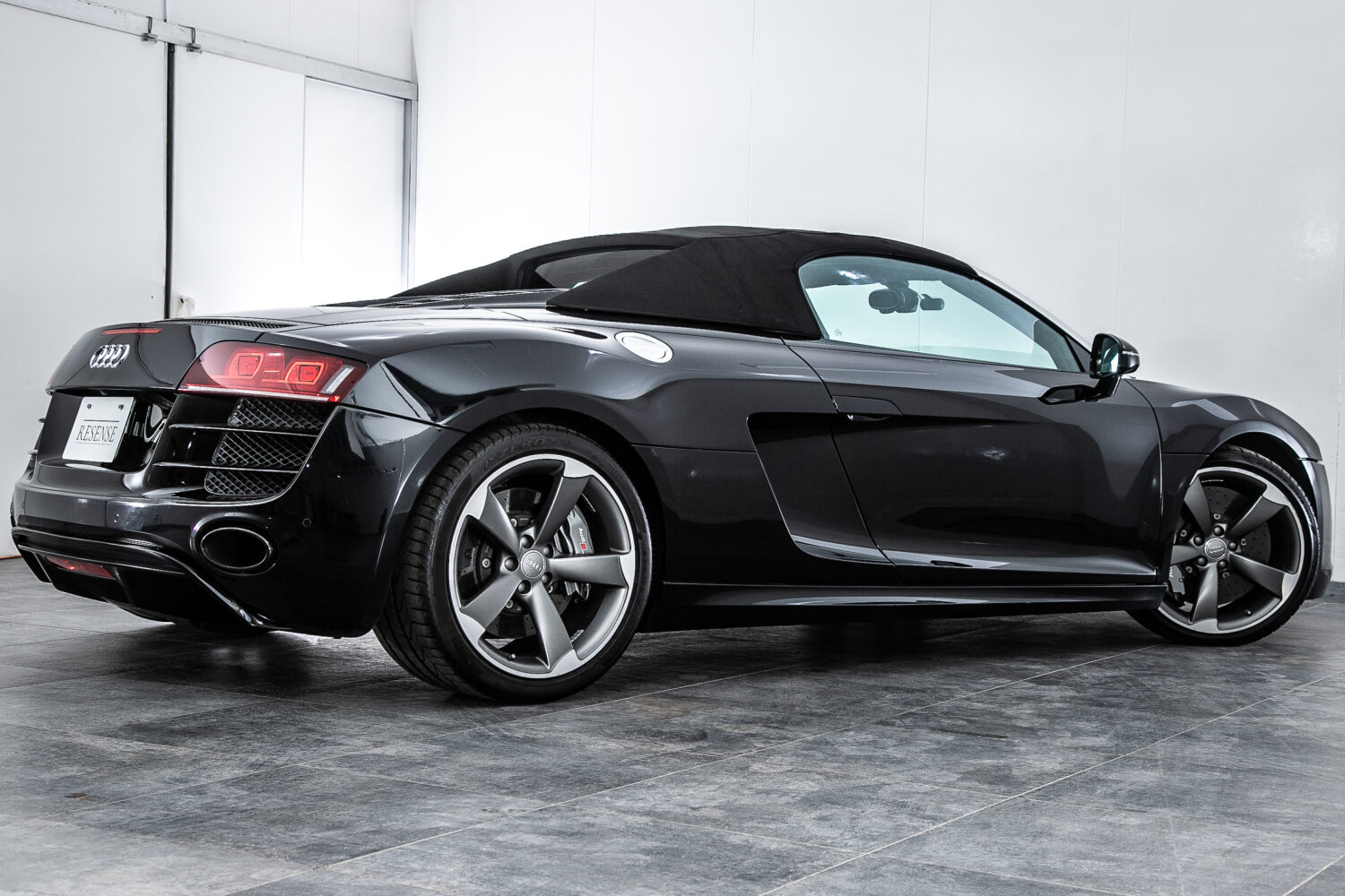 R8 スパイダー FSIクワトロ 4WD