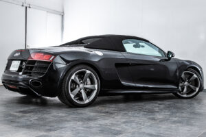 R8 スパイダー FSIクワトロ 4WD