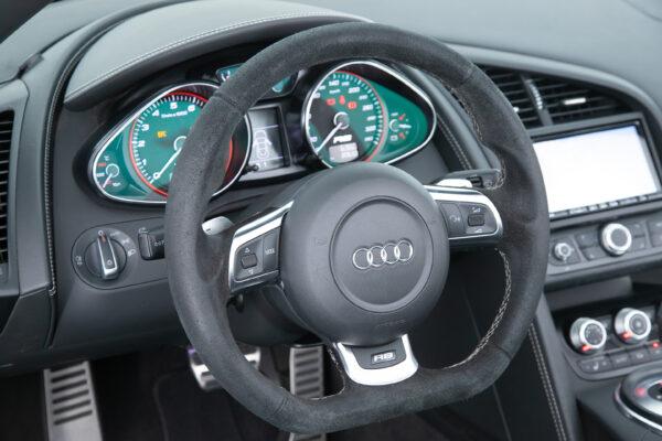 R8 スパイダー FSIクワトロ 4WD