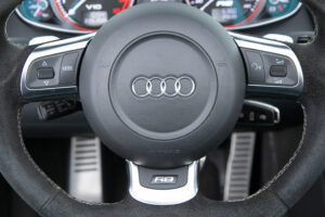 R8 スパイダー FSIクワトロ 4WD