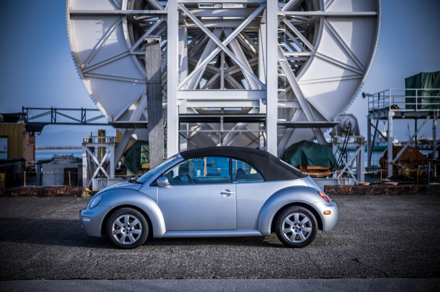 ニュービートル・カブリオレ（FF/6AT）【試乗記】微笑みをまとった