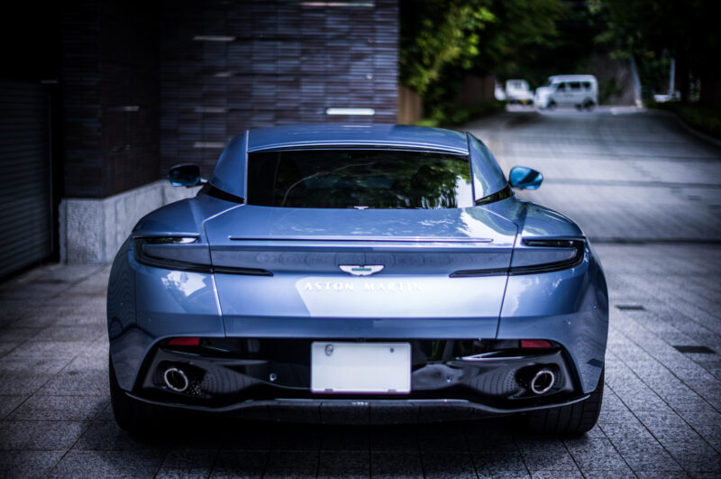 アストンマーティン・DB12（FR/8AT）アップデートされた高揚感