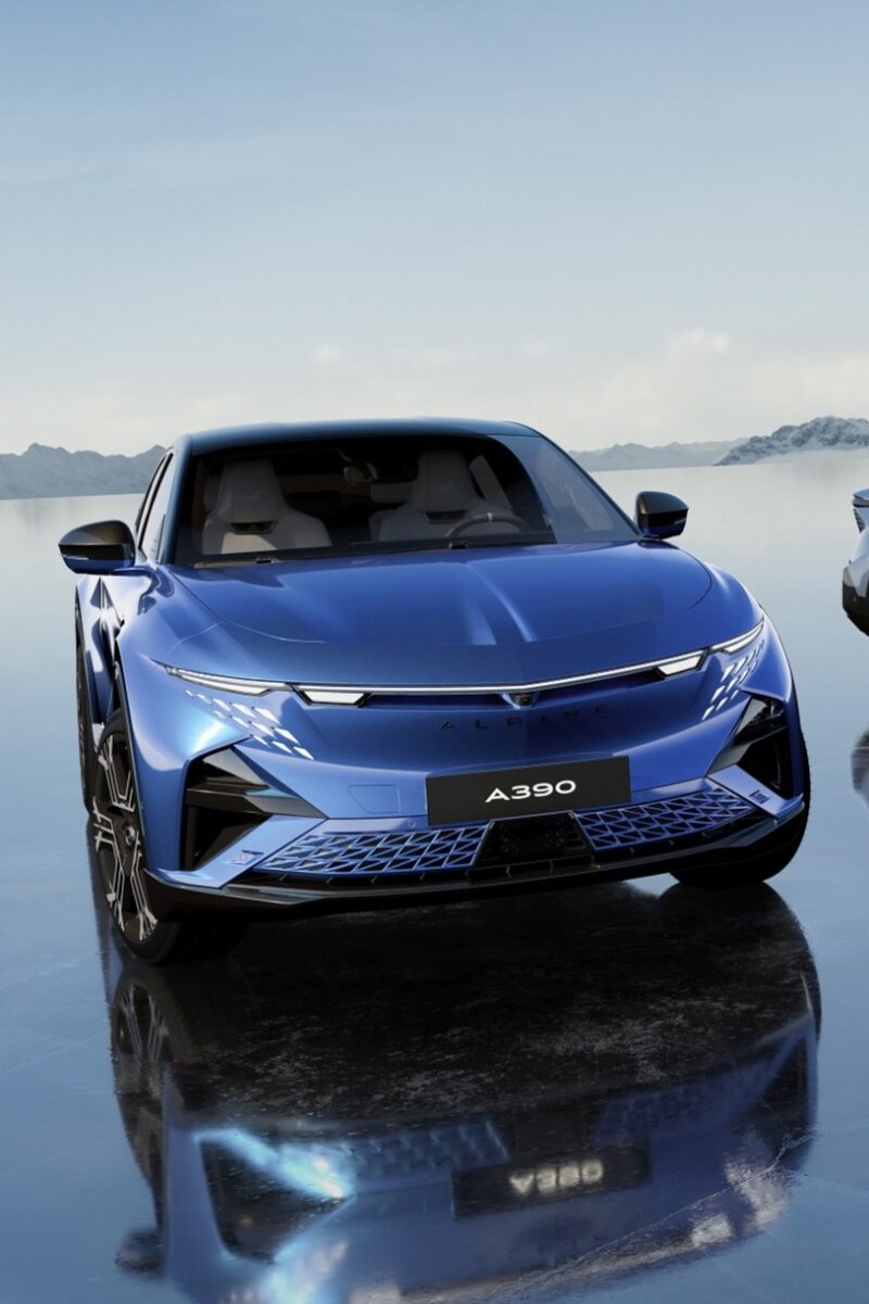 魂を宿す電動スポーツファストバックモデル　アルピーヌA390　日本導入を検討