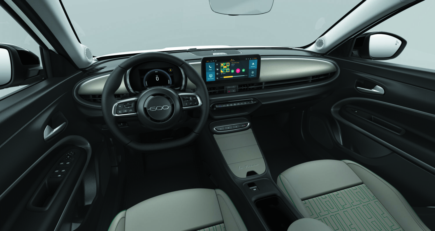 600台限定車も設定　フィアット600ハイブリッド　同社初のハイブリッド発売開始