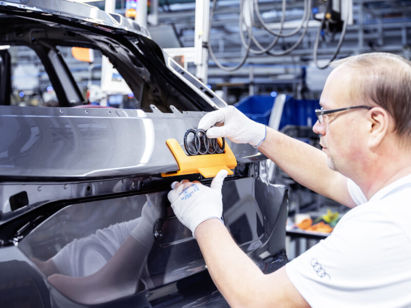 電動化により、既存の工場を包括的に変革　アウディ　独自のバッテリー組立施設