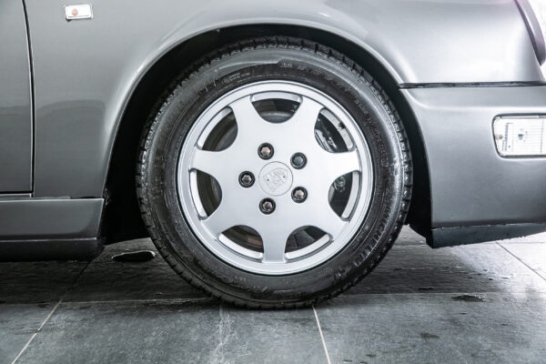ポルシェ 911カレラ4 4WD　964 5MT ミツワ入庫履歴 左H ETC