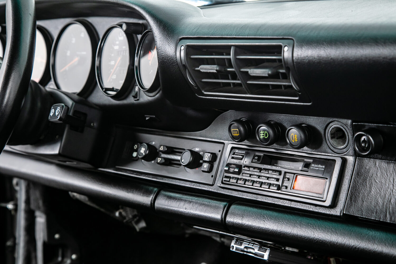 ポルシェ 911カレラ4 4WD　964 5MT ミツワ入庫履歴 左H ETC