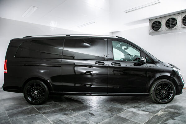 V220dアバンギャルド EXロングブラックSUITE
